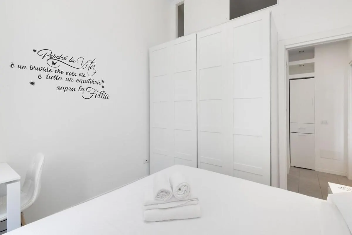アパート Elegant Junior Home Milano Ac & Fast Wi-Fi イタリア