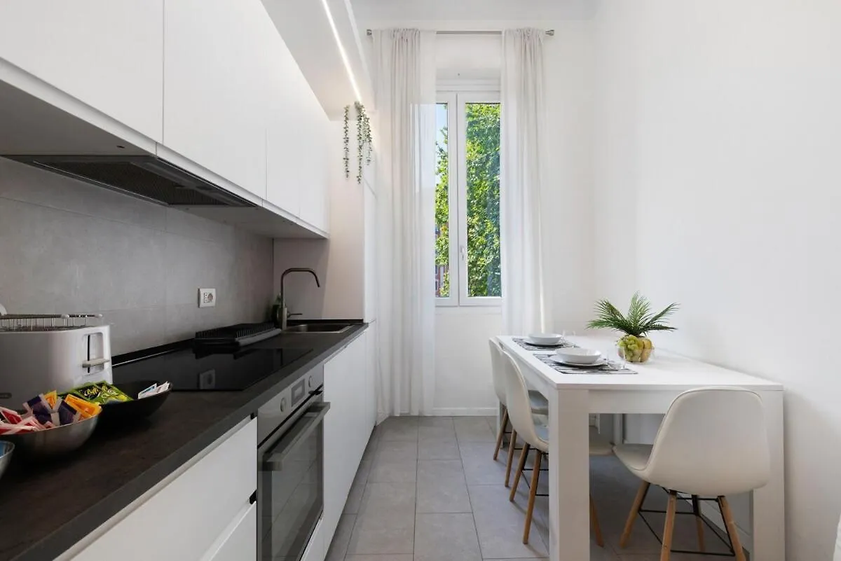Elegant Junior Home Milano Ac & Fast Wi-Fi アパート ミラノ